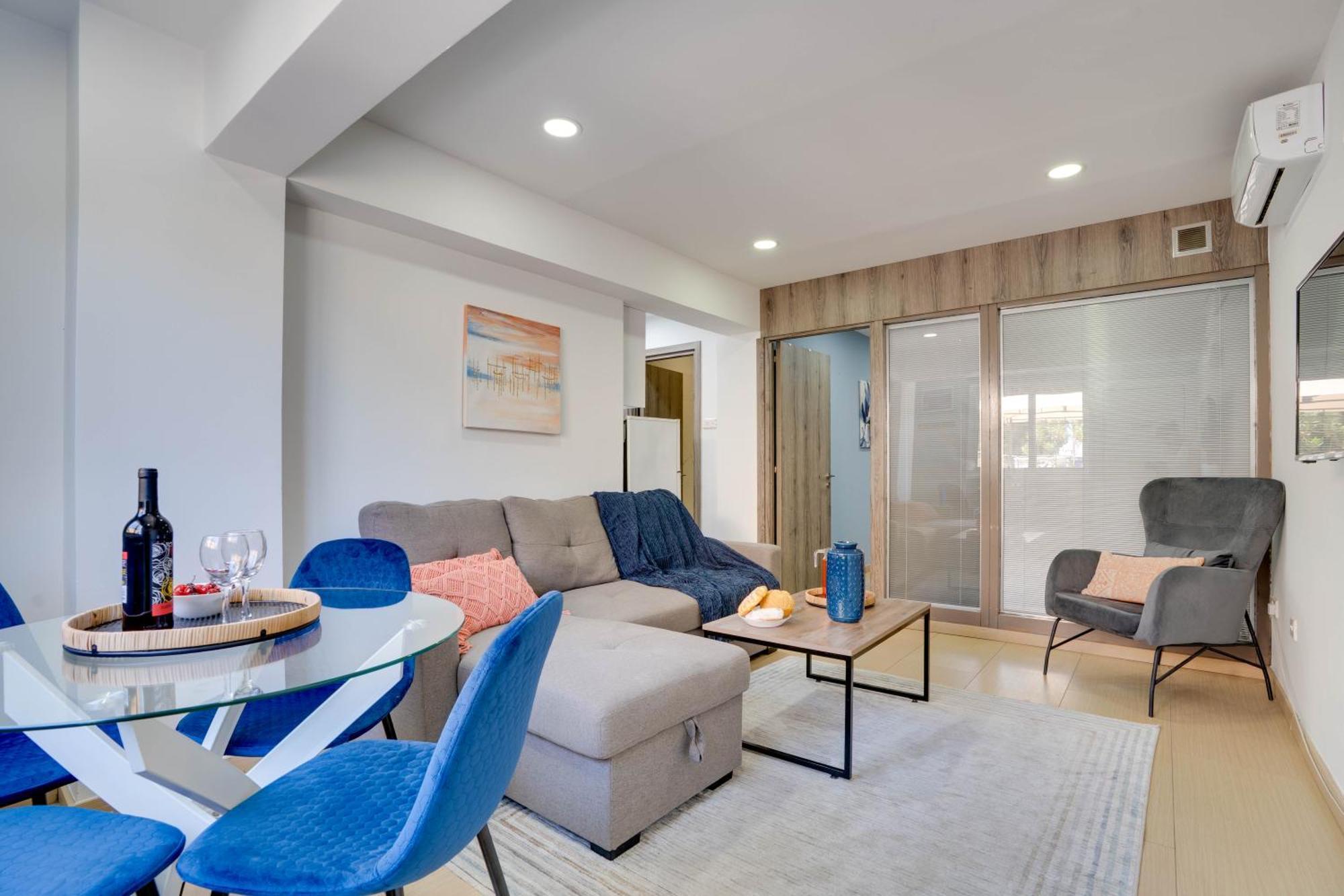 Atlantis Apartments 50M From Makenzy Seafront 라르나카 외부 사진