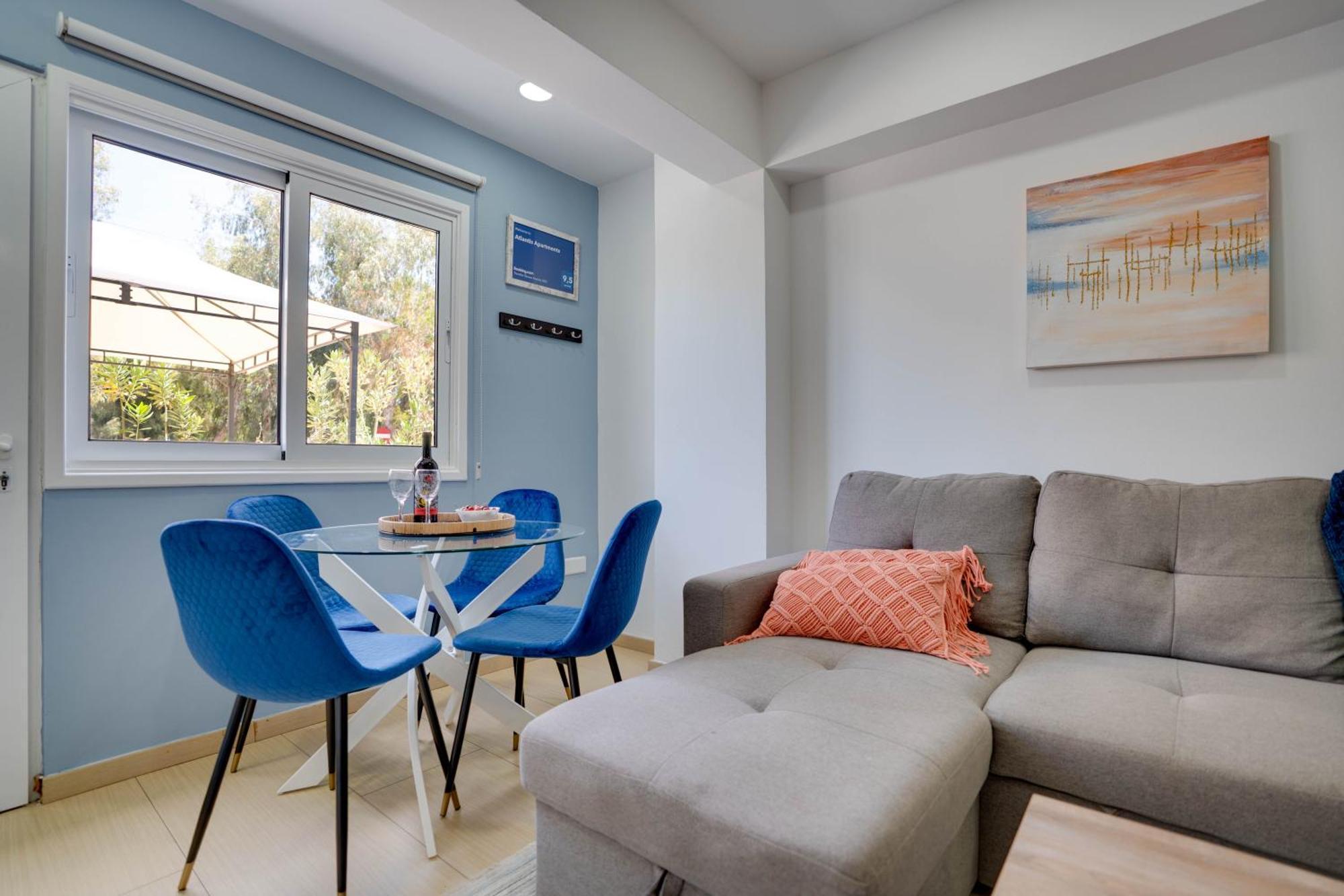 Atlantis Apartments 50M From Makenzy Seafront 라르나카 외부 사진