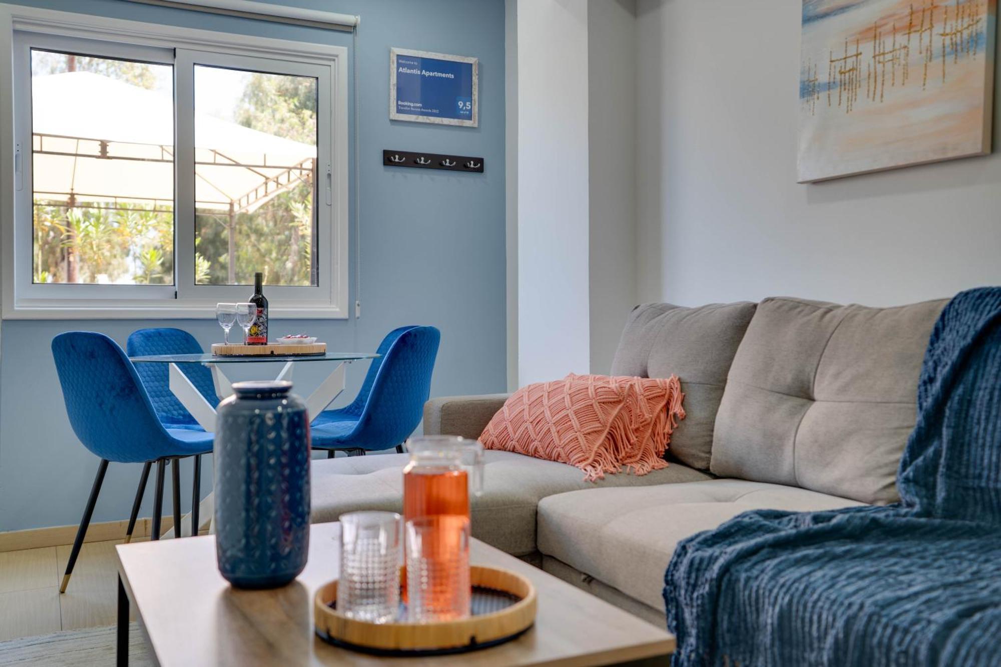 Atlantis Apartments 50M From Makenzy Seafront 라르나카 외부 사진