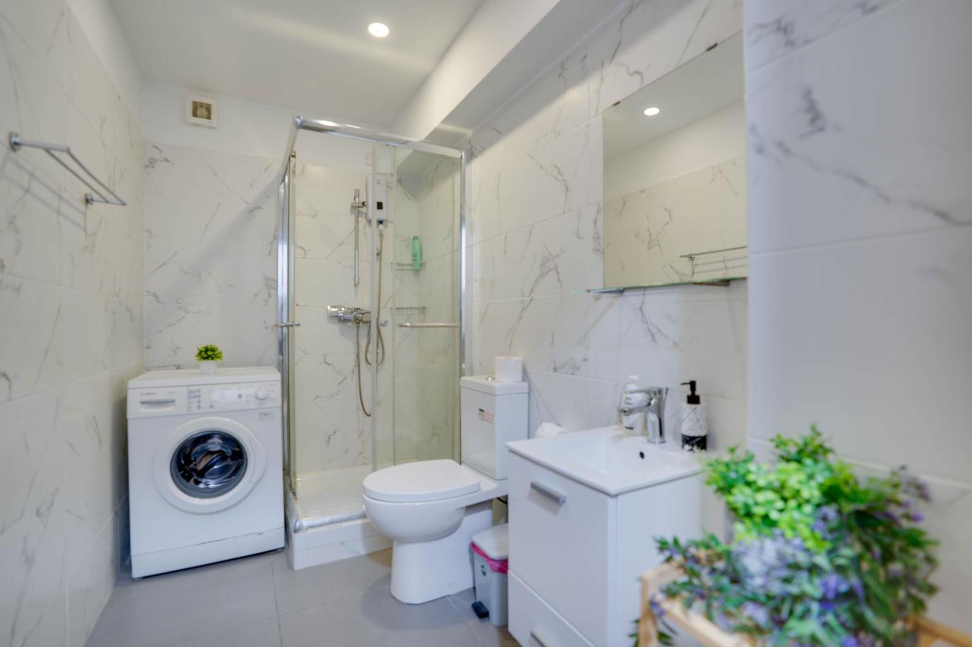 Atlantis Apartments 50M From Makenzy Seafront 라르나카 외부 사진